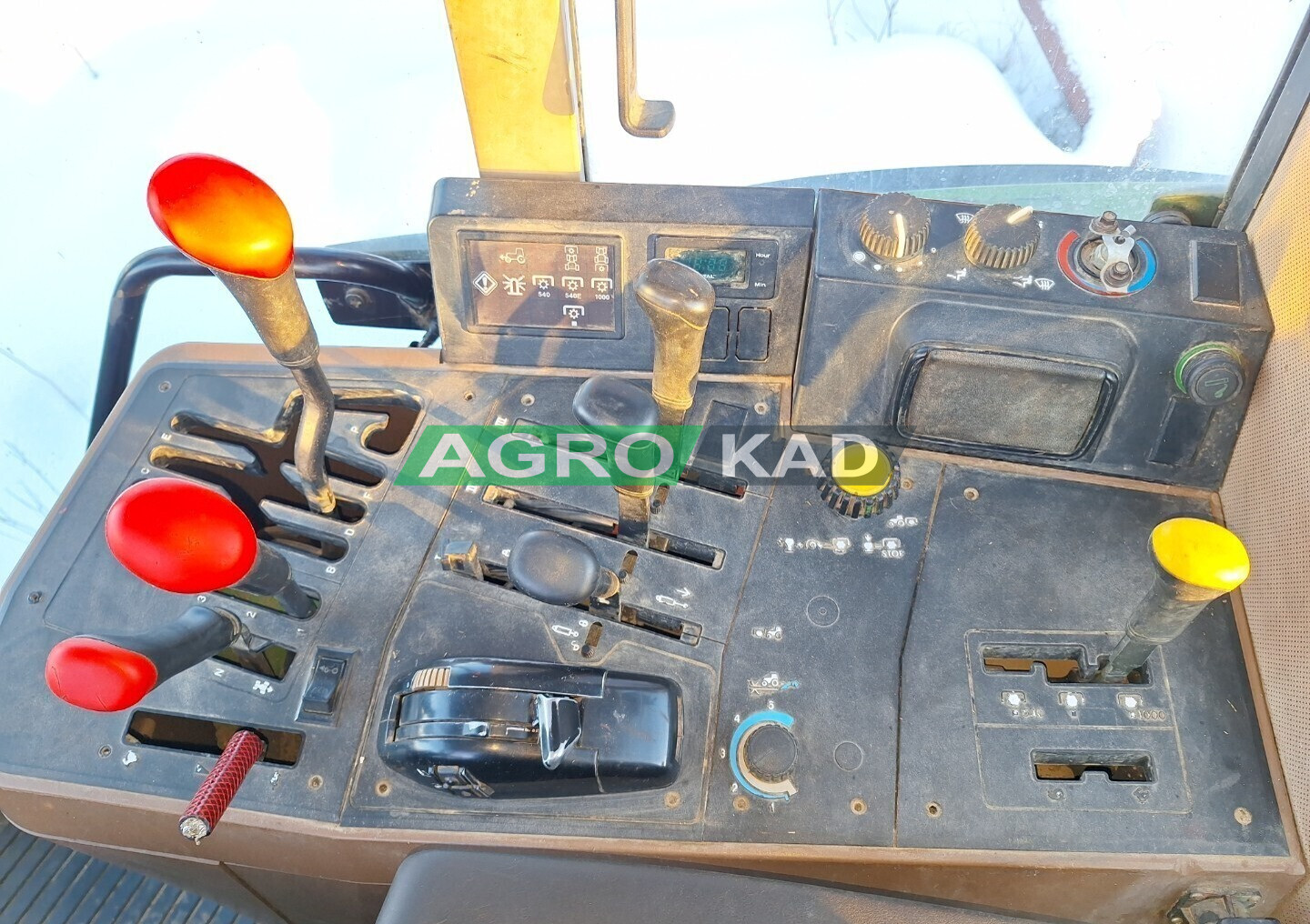 Agrokad Агрокад Трактор John Deere 6400 - фото 5 - Трактори