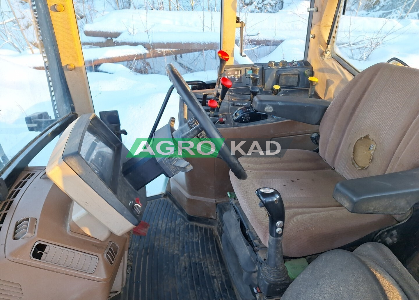Agrokad Агрокад John Deere 6400 - фото 6 - Tractors