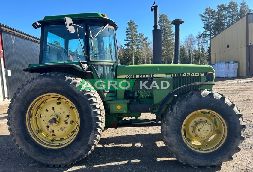 Agrokad Агрокад John Deere 4240S - фото 2 - Tractors