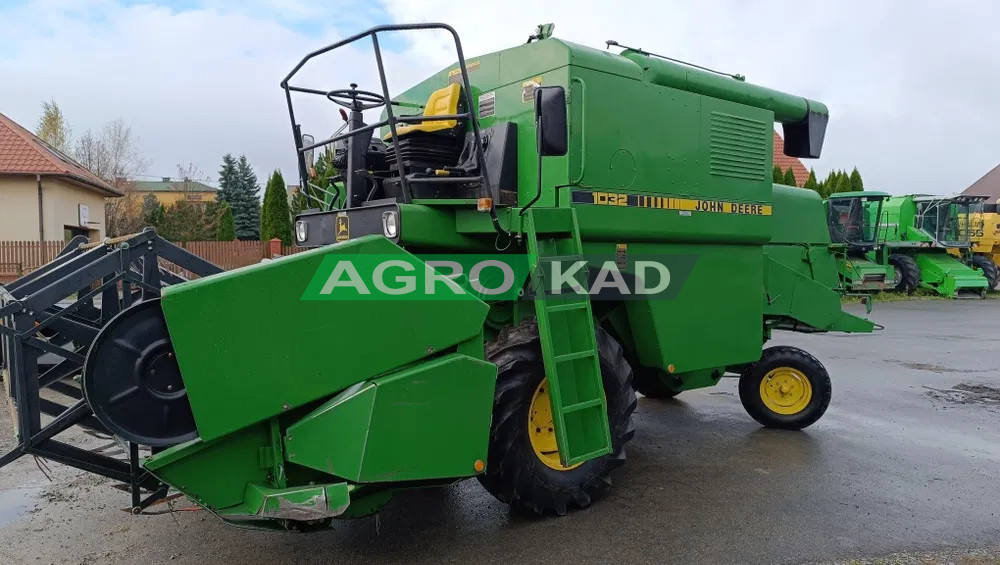 Agrokad Агрокад Комбайн John Deere 1032 - фото 2 - Комбайны