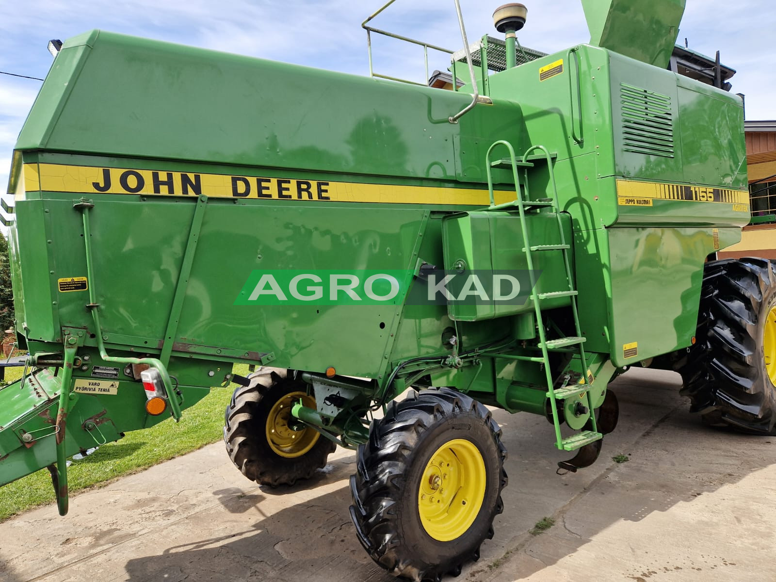 Agrokad Агрокад Комбайн John Deere 1155 - фото 8 - Комбайны