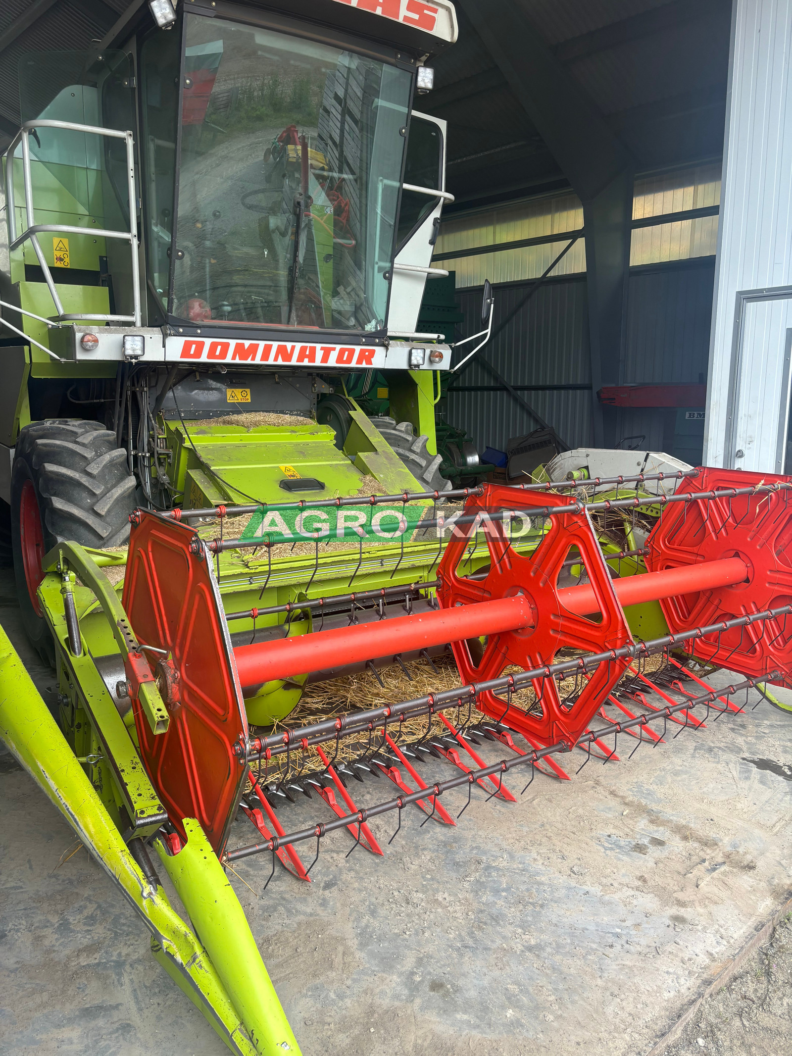 Agrokad Агрокад Комбайн CLAAS Dominator 68S - фото 1 - Комбайны