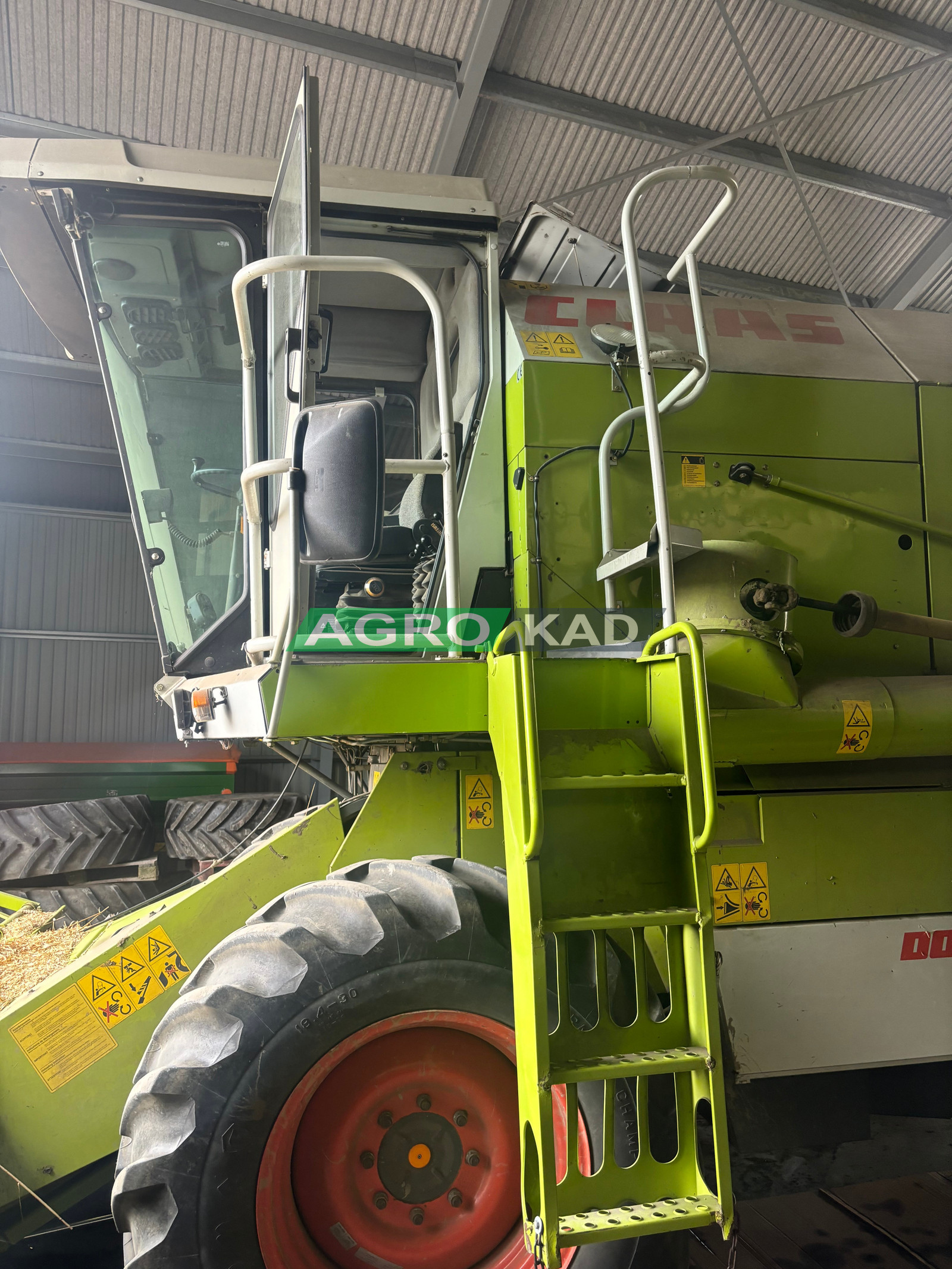 Agrokad Агрокад Комбайн CLAAS Dominator 68S - фото 3 - Комбайни