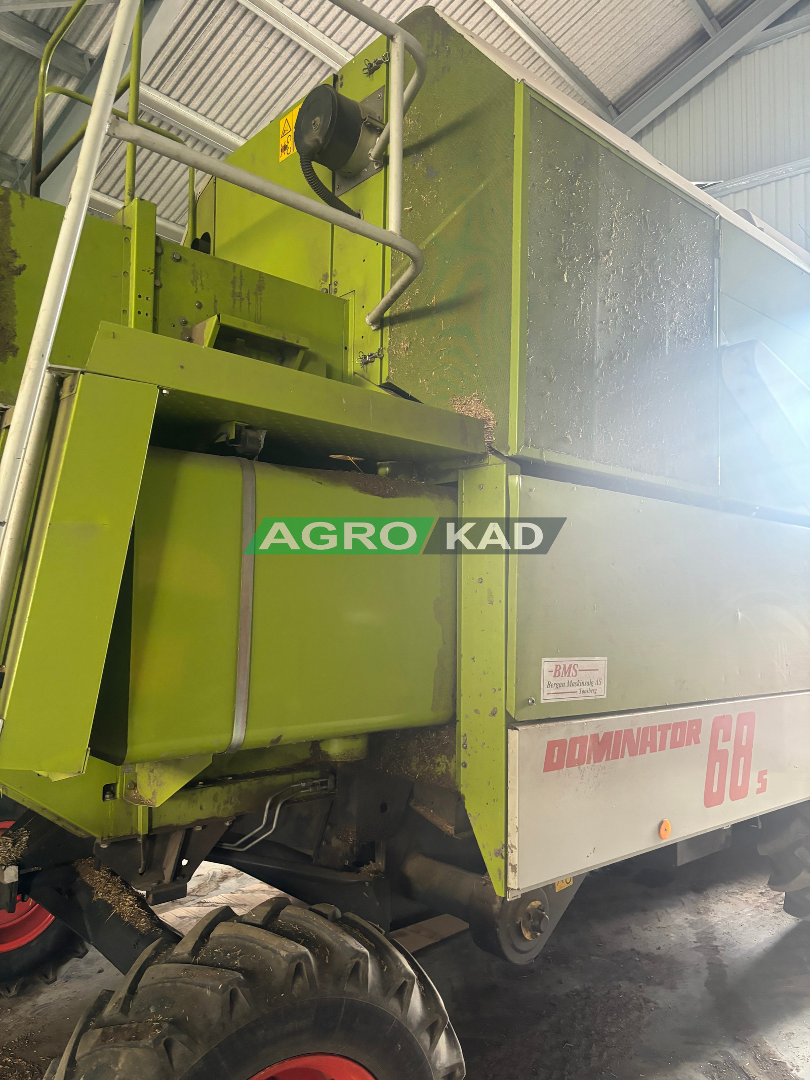 Agrokad Агрокад Комбайн CLAAS Dominator 68S - фото 4 - Комбайны