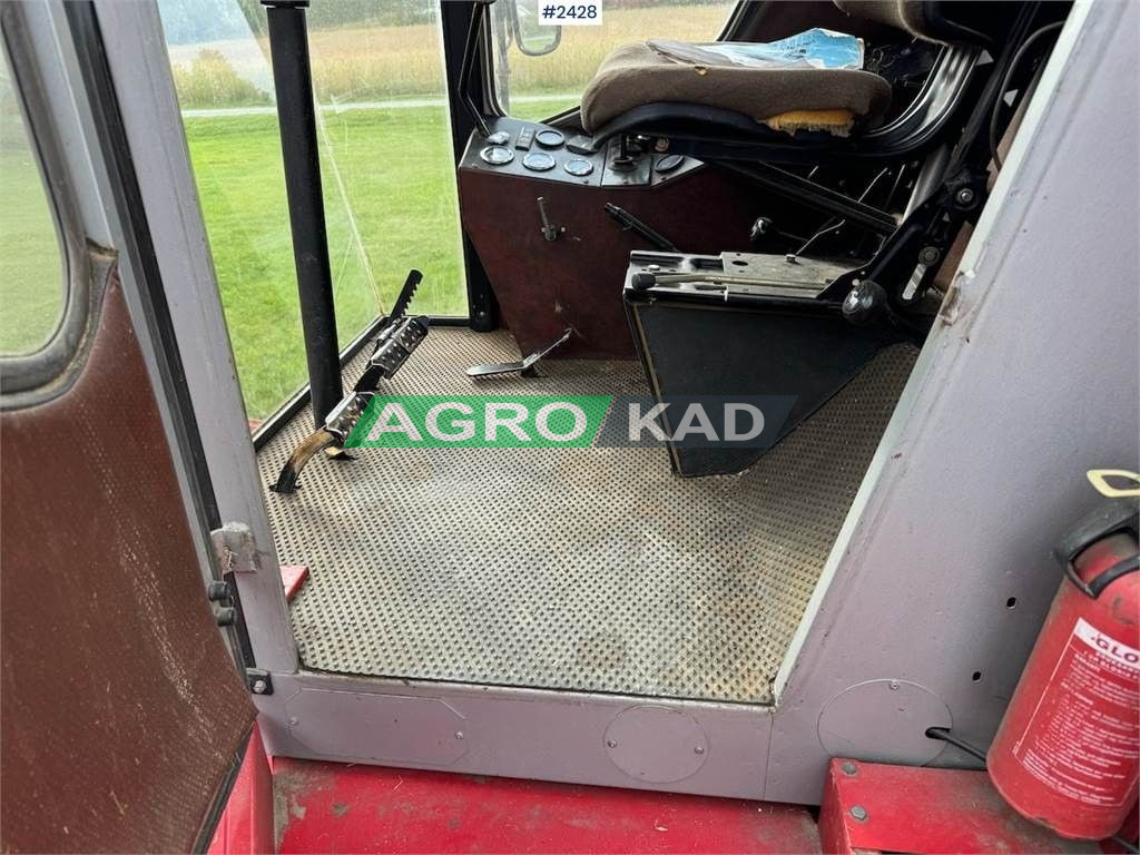 Agrokad Агрокад Комбайн Massey Ferguson 16 - фото 3 - Комбайны