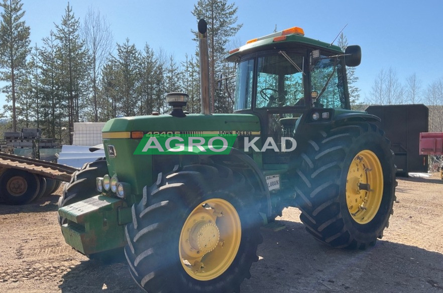 Agrokad Агрокад John Deere 4240S - фото 1 - Tractors