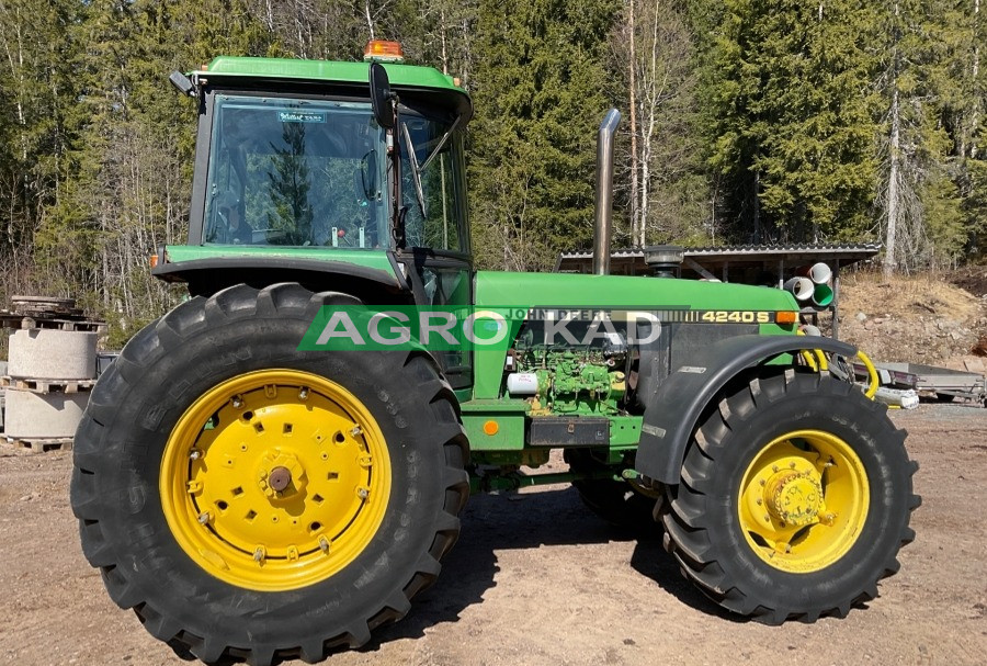 Agrokad Агрокад Трактор John Deere 4240S - фото 5 - Тракторы