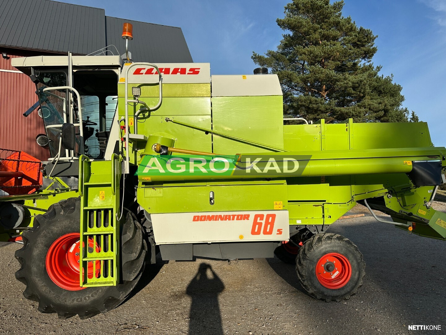 Agrokad Агрокад Комбайн Claas Dominator 68 - фото 2 - Комбайни